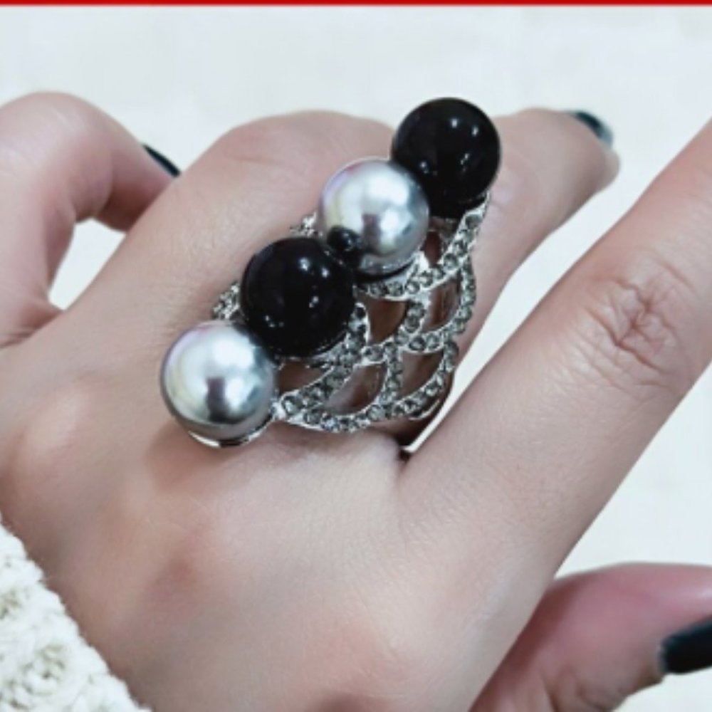 Black and Pearl Ring